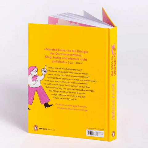 Die Rückseite von Mareice Kaisers "Ich weiß es doch auch nicht" (Penguin Verlag) zeigt eine lächelnde Person mit einer Flagge, deutschem Text und dem Logo des Penguin Verlags - und inspiriert so zu diesem knallgelben Ratgeber-Buch.